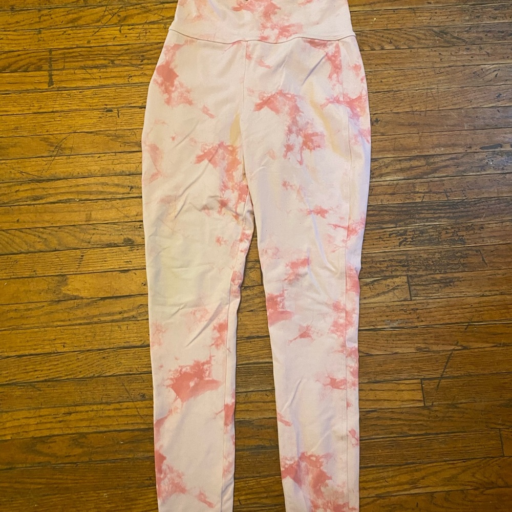 Tie-dye cross my heart leggings